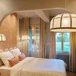 Hermes Room - Duke Housing