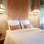 Hermes Room - Duke Housing