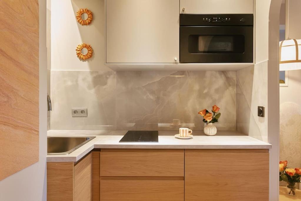 Hermes - Duke Housing * Paris